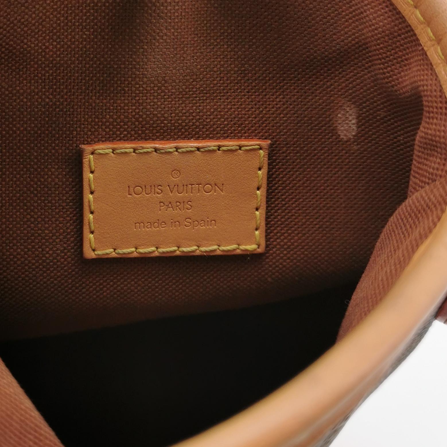 Louis Vuitton(LV) Fold Me Pouch Monogram Canvas — photo 8 of 15