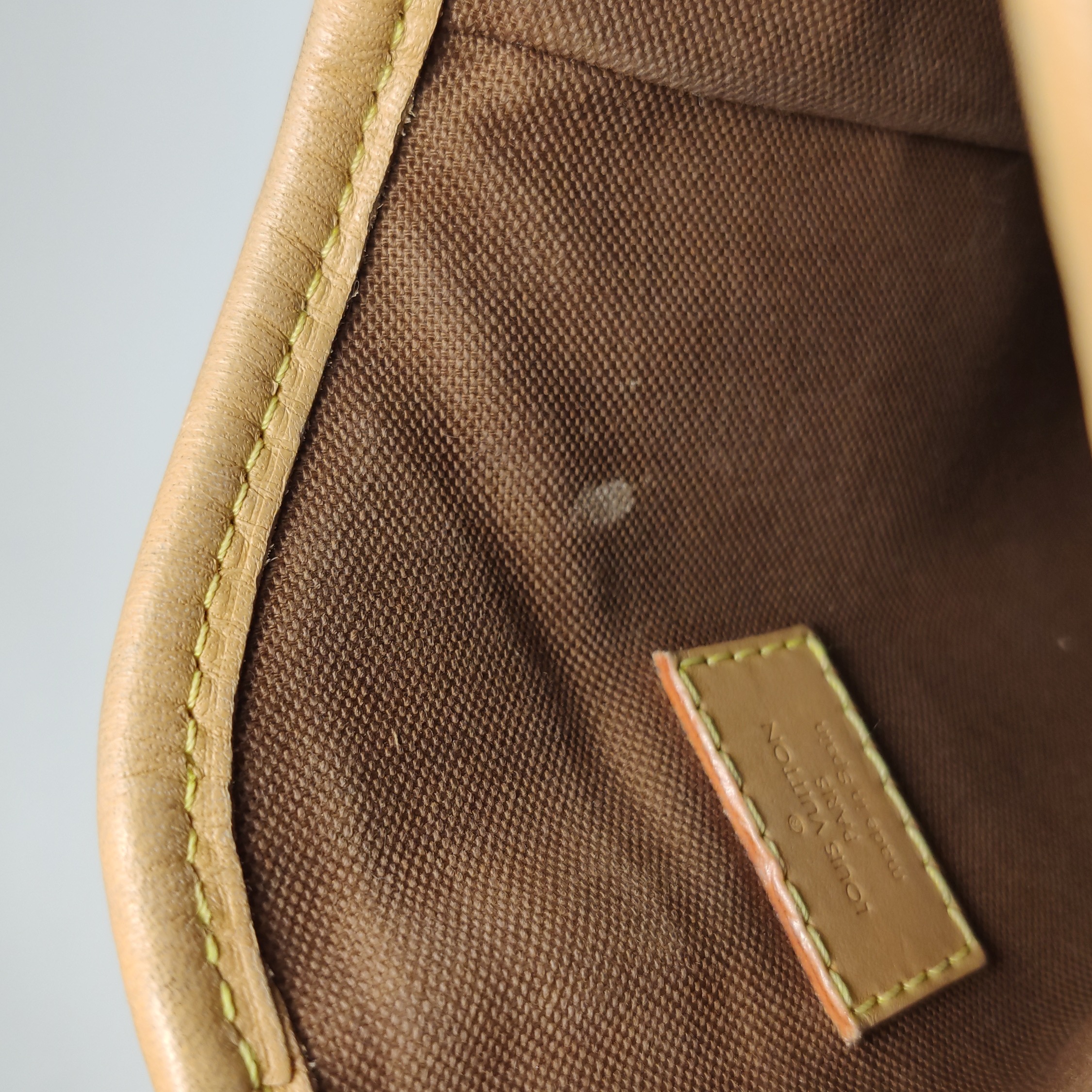 Louis Vuitton(LV) Fold Me Pouch Monogram Canvas — photo 10 of 15