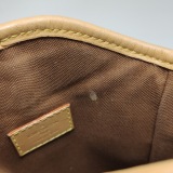 Louis Vuitton(LV) Fold Me Pouch Monogram Canvas — thumbnail 10