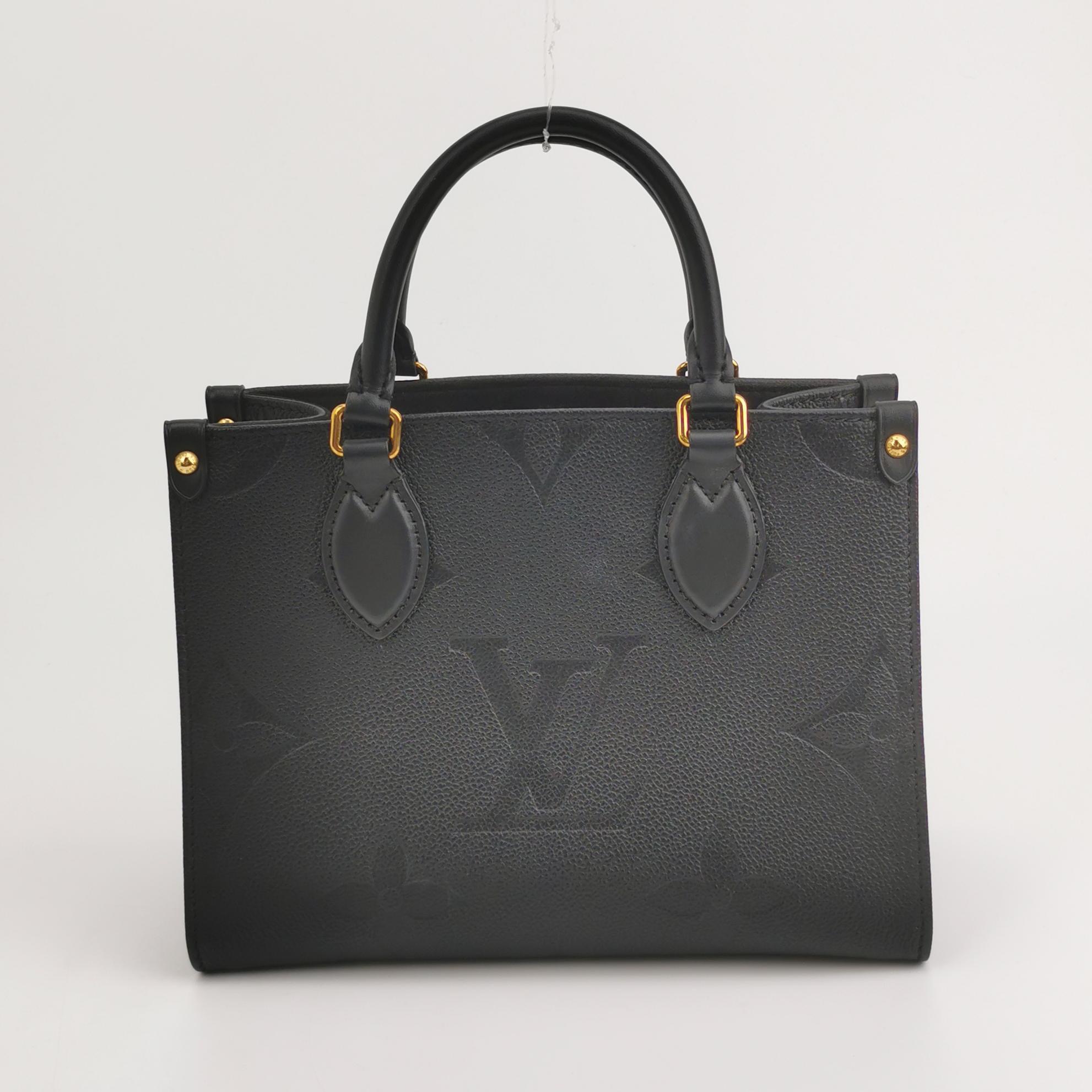 Louis Vuitton(LV) OnTheGo Tote Monogram Empreinte Giant PM — photo 3 of 13