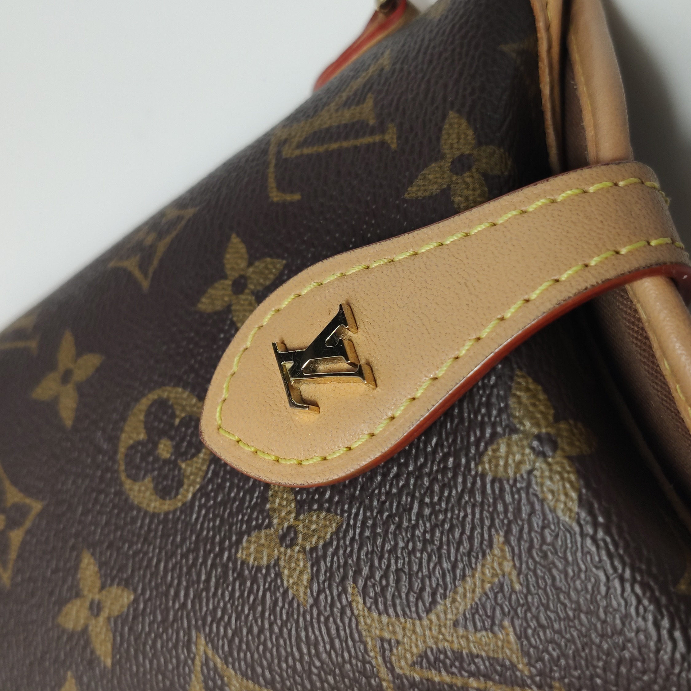 Louis Vuitton(LV) Fold Me Pouch Monogram Canvas — photo 9 of 15