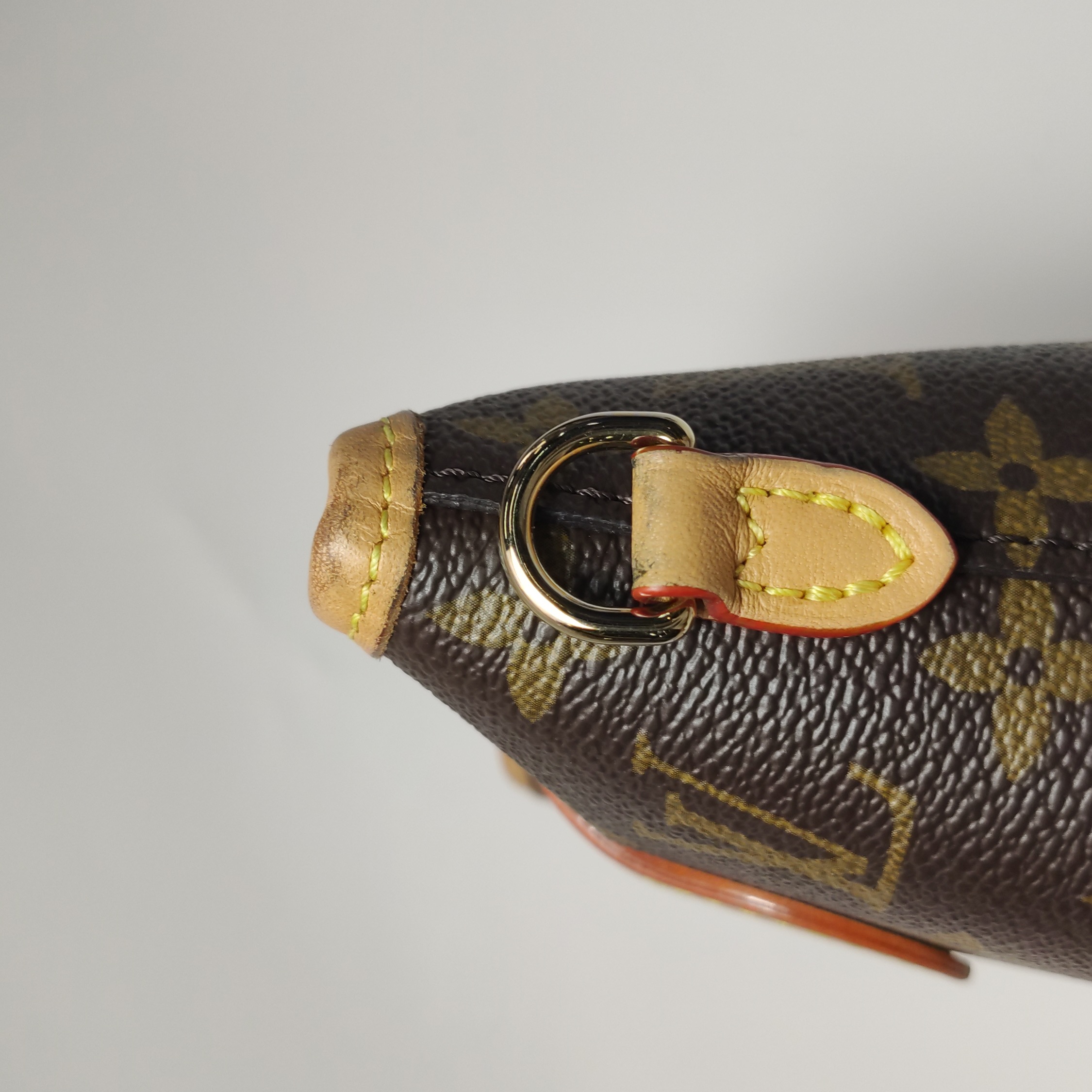 Louis Vuitton(LV) Fold Me Pouch Monogram Canvas — photo 12 of 15