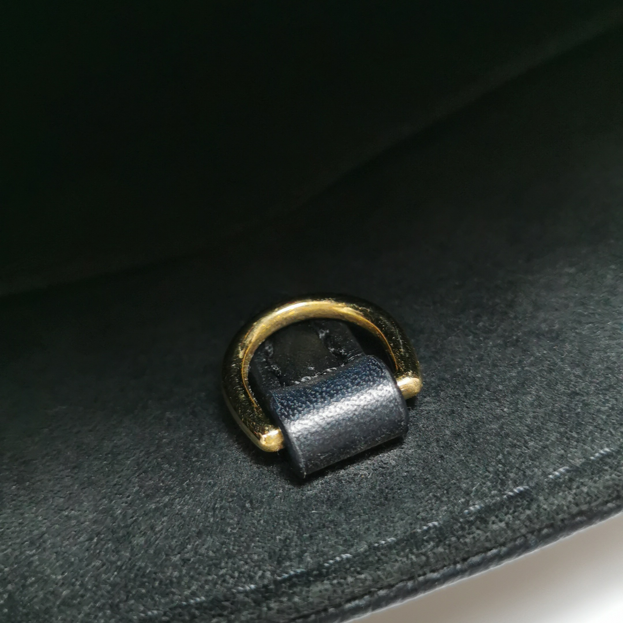 Louis Vuitton(LV) OnTheGo Tote Monogram Empreinte Giant PM — photo 10 of 13