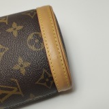 Louis Vuitton(LV) Fold Me Pouch Monogram Canvas — thumbnail 15