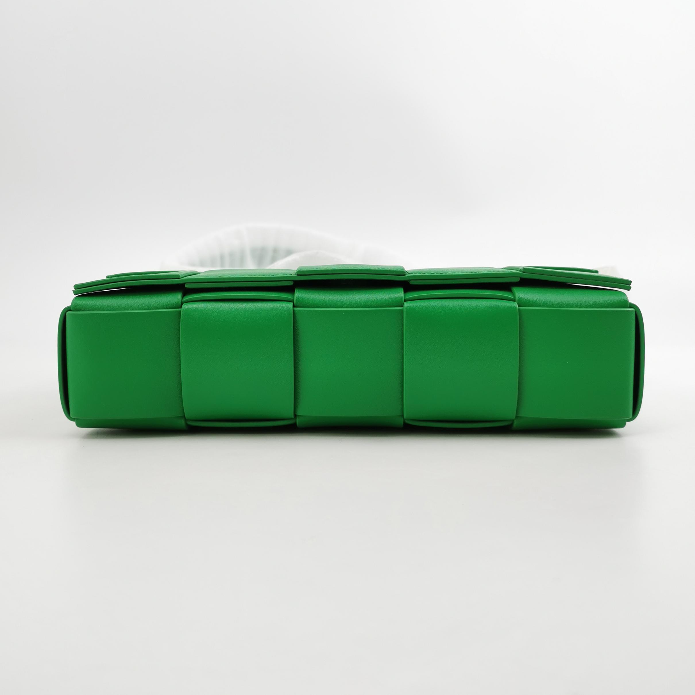 Bottega Veneta Cassette Crossbody Bag Maxi Intrecciato Grained Leather — photo 6 of 14