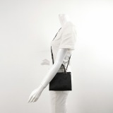 Louis Vuitton(LV) OnTheGo Tote Monogram Empreinte Giant BB — thumbnail 2