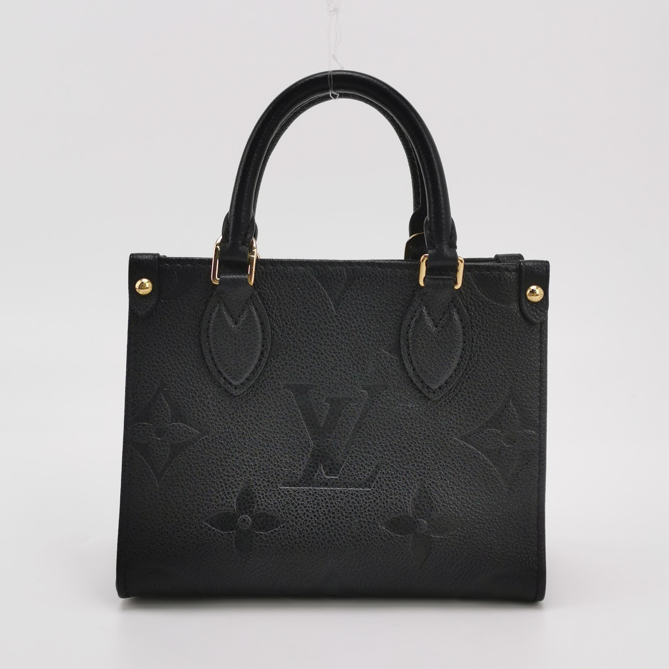 Louis Vuitton(LV) OnTheGo Tote Monogram Empreinte Giant BB — photo 3 of 15
