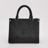 Louis Vuitton(LV) OnTheGo Tote Monogram Empreinte Giant BB — thumbnail 3