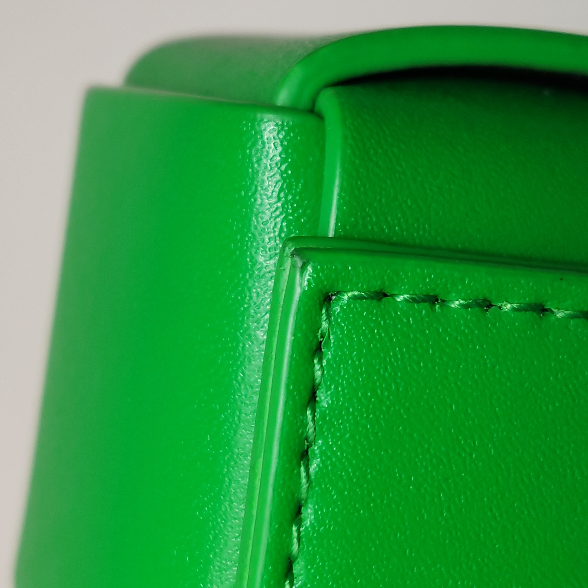 Bottega Veneta Cassette Crossbody Bag Maxi Intrecciato Grained Leather — photo 10 of 14