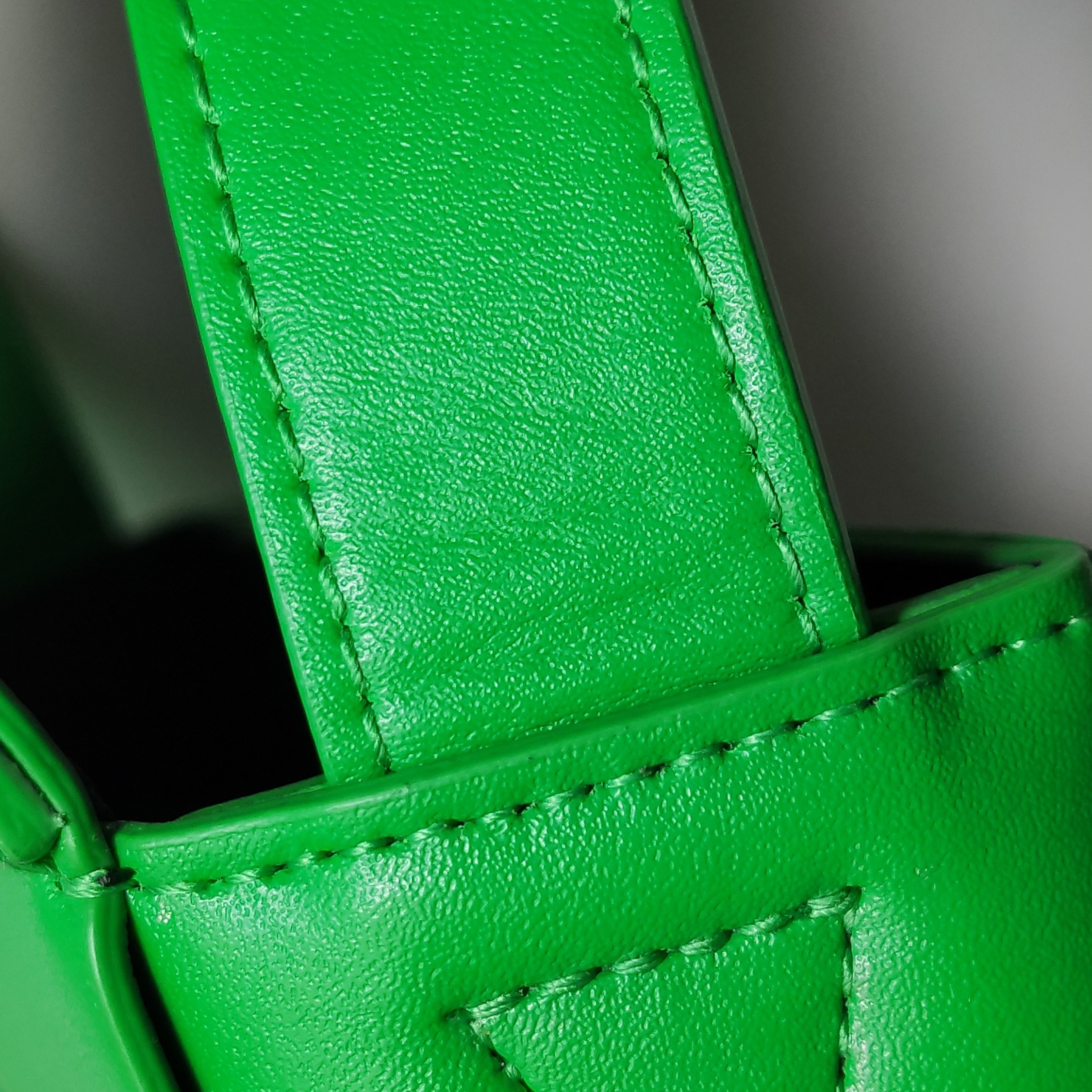 Bottega Veneta Cassette Crossbody Bag Maxi Intrecciato Grained Leather — photo 11 of 14