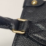 Louis Vuitton(LV) OnTheGo Tote Monogram Empreinte Giant BB — thumbnail 12