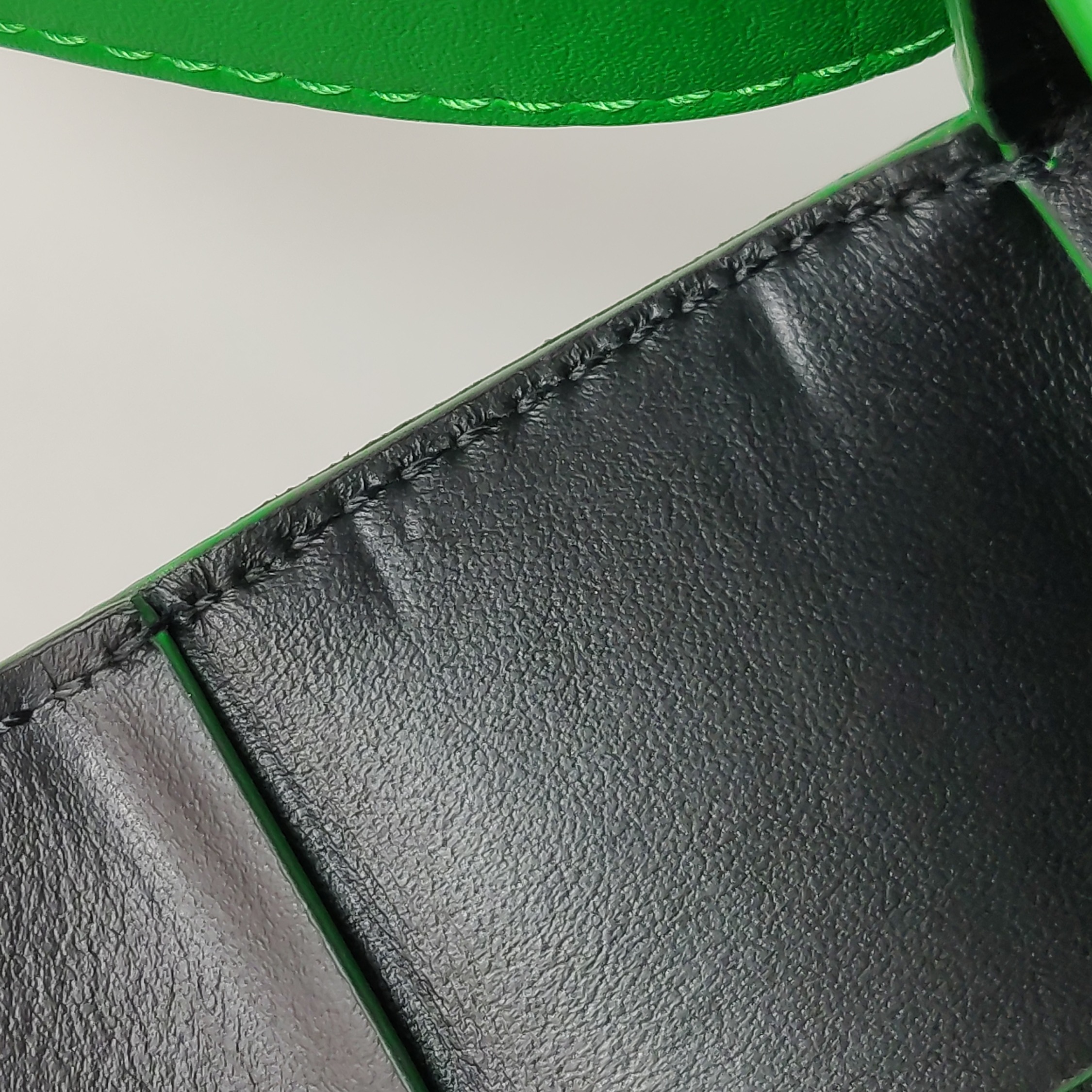 Bottega Veneta Cassette Crossbody Bag Maxi Intrecciato Grained Leather — photo 13 of 14
