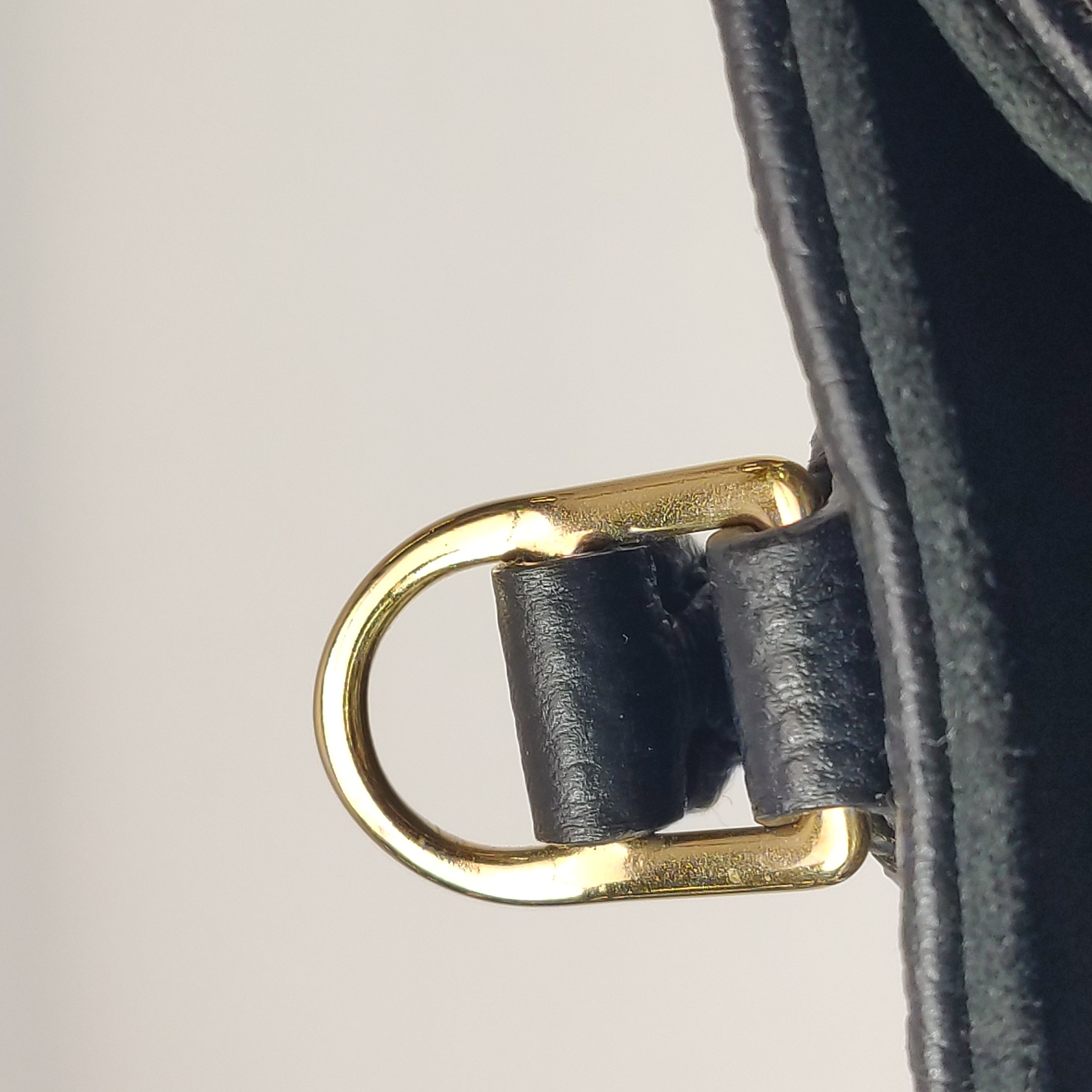 Louis Vuitton(LV) OnTheGo Tote Monogram Empreinte Giant BB — photo 9 of 15