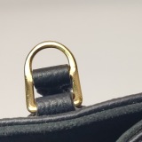 Louis Vuitton(LV) OnTheGo Tote Monogram Empreinte Giant BB — thumbnail 9