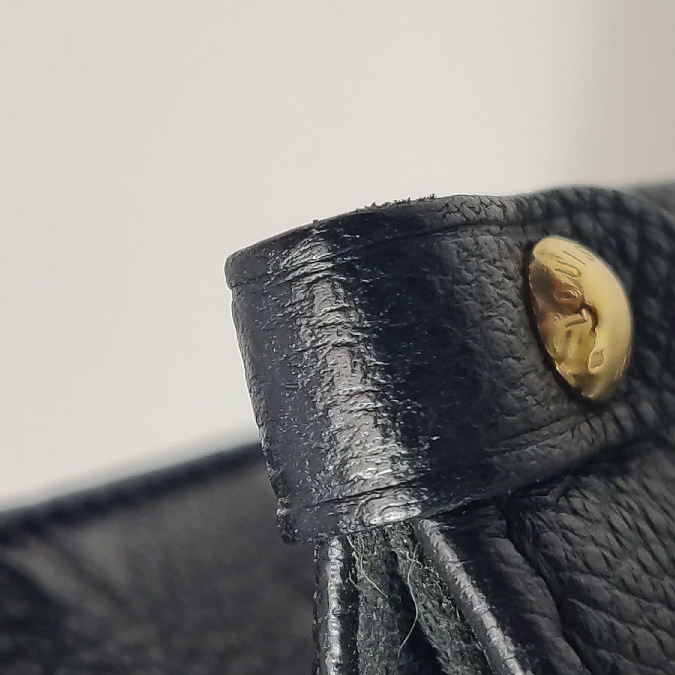 Louis Vuitton(LV) OnTheGo Tote Monogram Empreinte Giant BB — photo 10 of 15