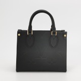 Louis Vuitton(LV) OnTheGo Tote Monogram Empreinte Giant BB — thumbnail 3