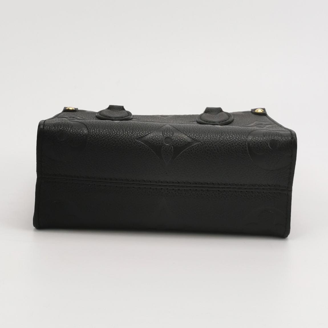 Louis Vuitton(LV) OnTheGo Tote Monogram Empreinte Giant BB — photo 6 of 13
