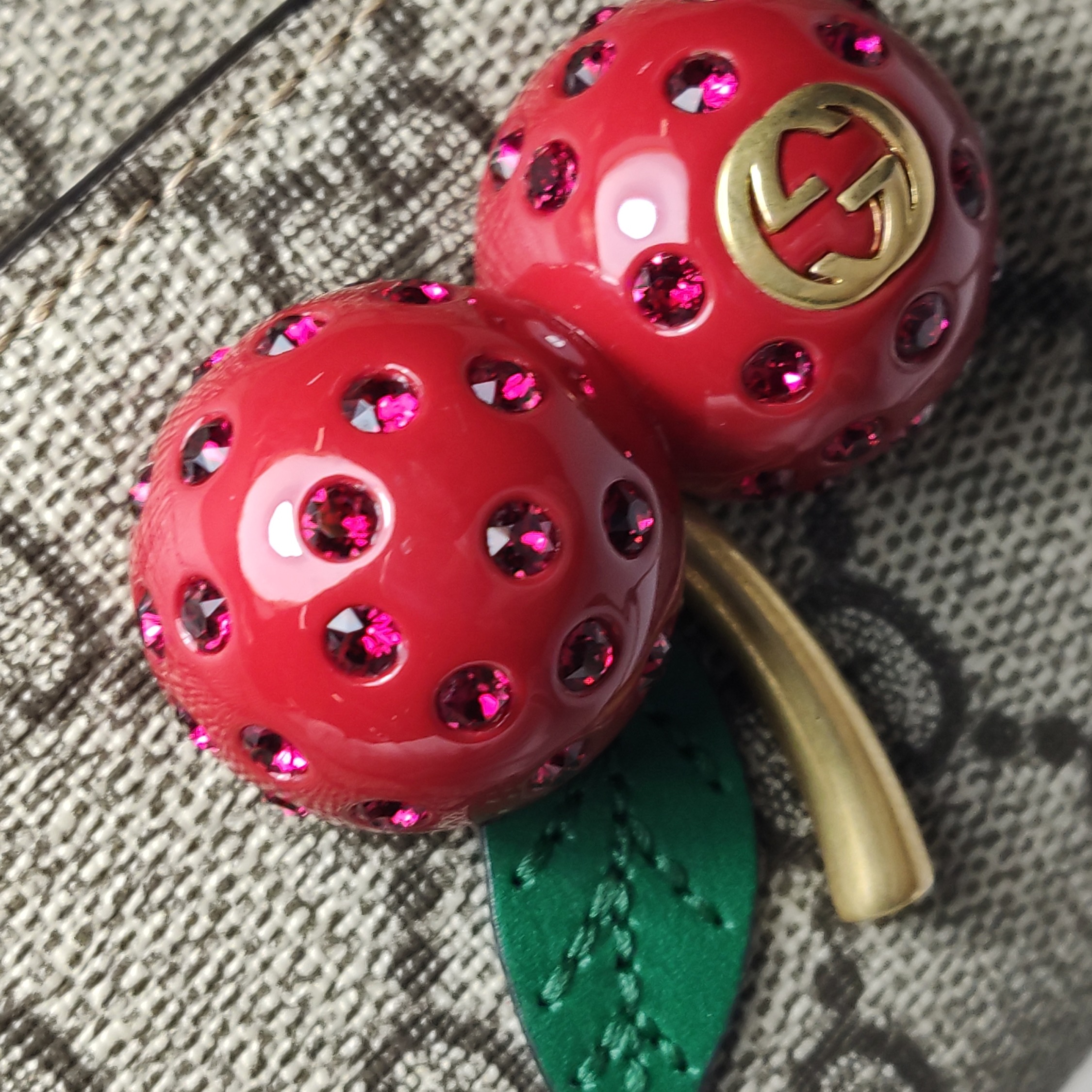 Gucci Cherries Wallet on Chain GG Coated Canvas Mini — photo 15 of 19