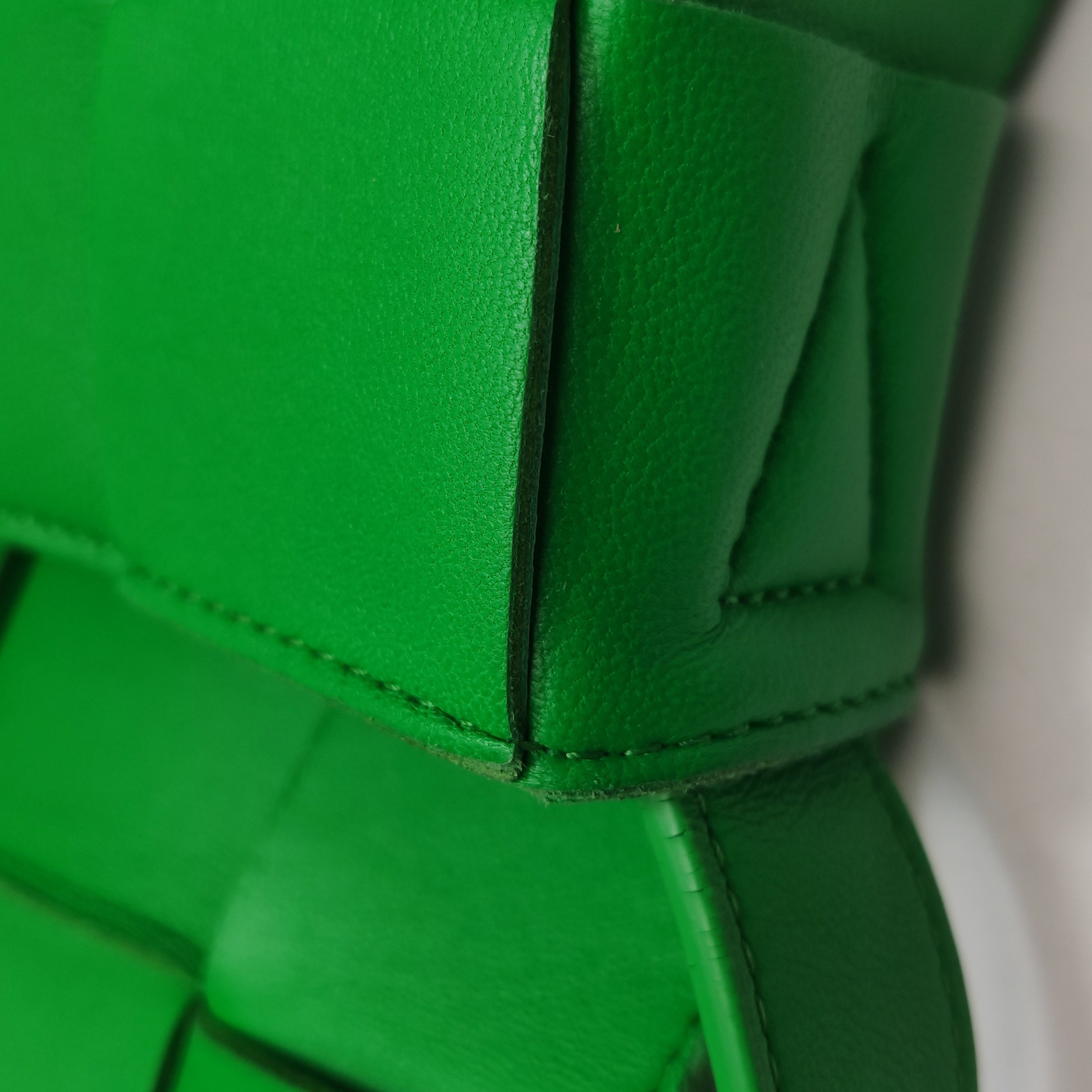 Bottega Veneta Cassette Crossbody Bag Maxi Intrecciato Grained Leather — photo 11 of 14