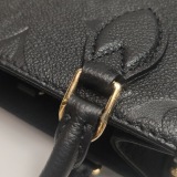 Louis Vuitton(LV) OnTheGo Tote Monogram Empreinte Giant BB — thumbnail 10