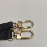 Louis Vuitton(LV) OnTheGo Tote Monogram Empreinte Giant BB — thumbnail 11