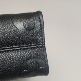 Louis Vuitton(LV) OnTheGo Tote Monogram Empreinte Giant BB — thumbnail 12