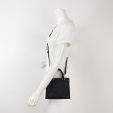 Louis Vuitton(LV) OnTheGo Tote Monogram Empreinte Giant BB — thumbnail 2