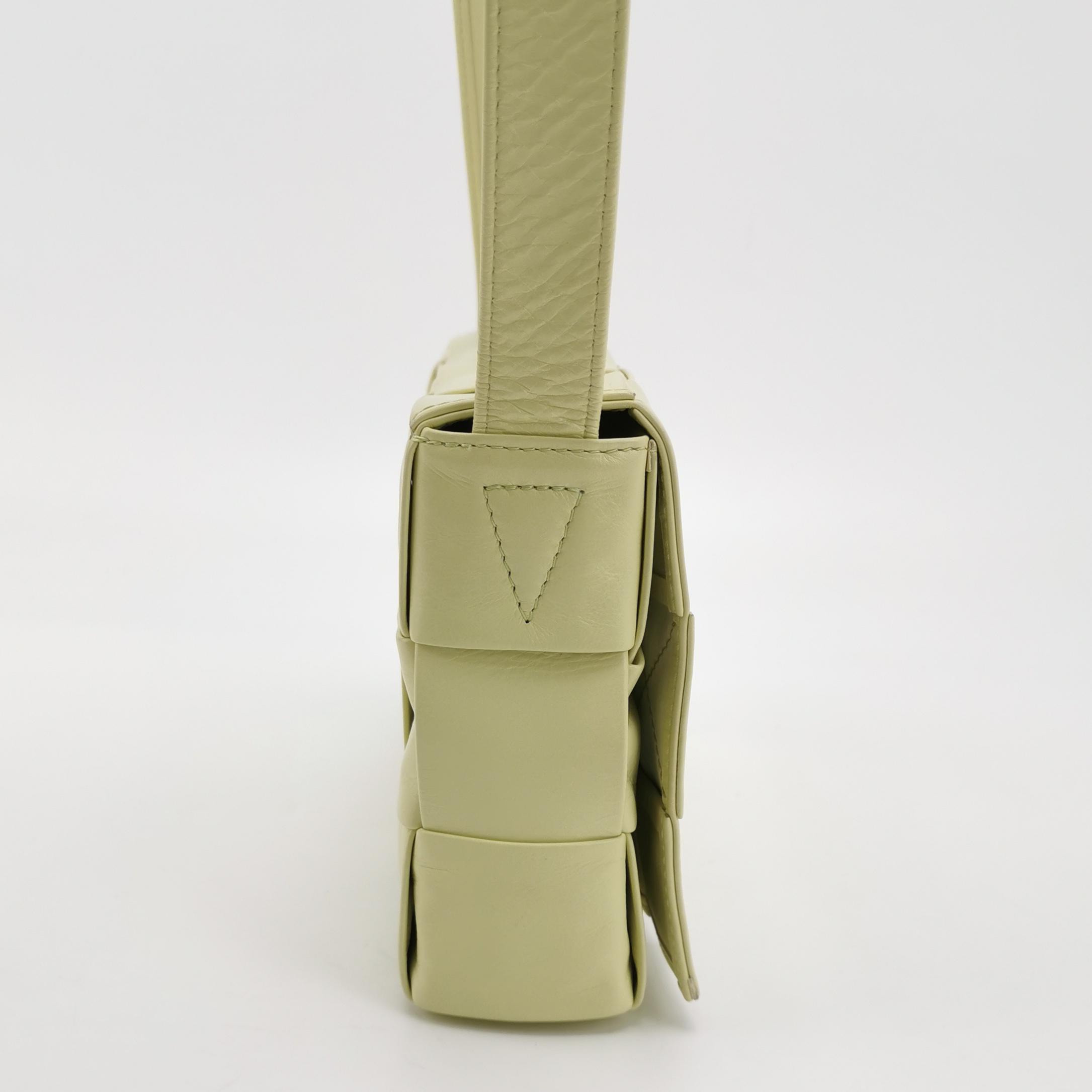 Bottega Veneta Cassette Crossbody Bag Maxi Intrecciato Grained Leather — photo 4 of 16