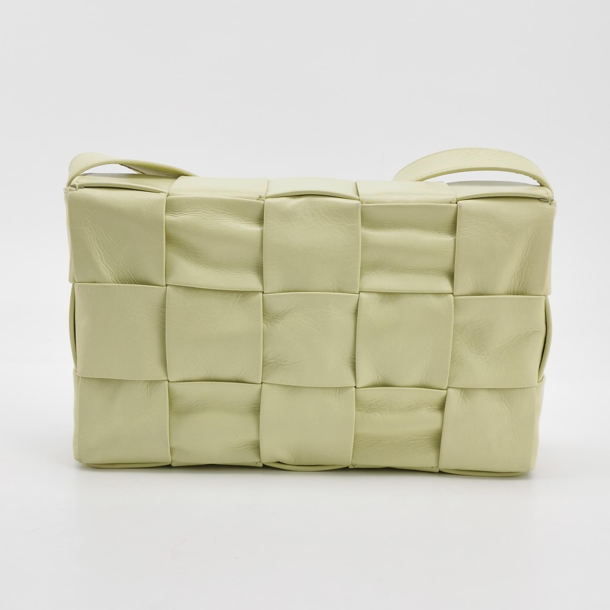 Bottega Veneta Cassette Crossbody Bag Maxi Intrecciato Grained Leather — photo 3 of 16