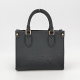 Louis Vuitton(LV) OnTheGo Tote Monogram Empreinte Giant BB — thumbnail 3