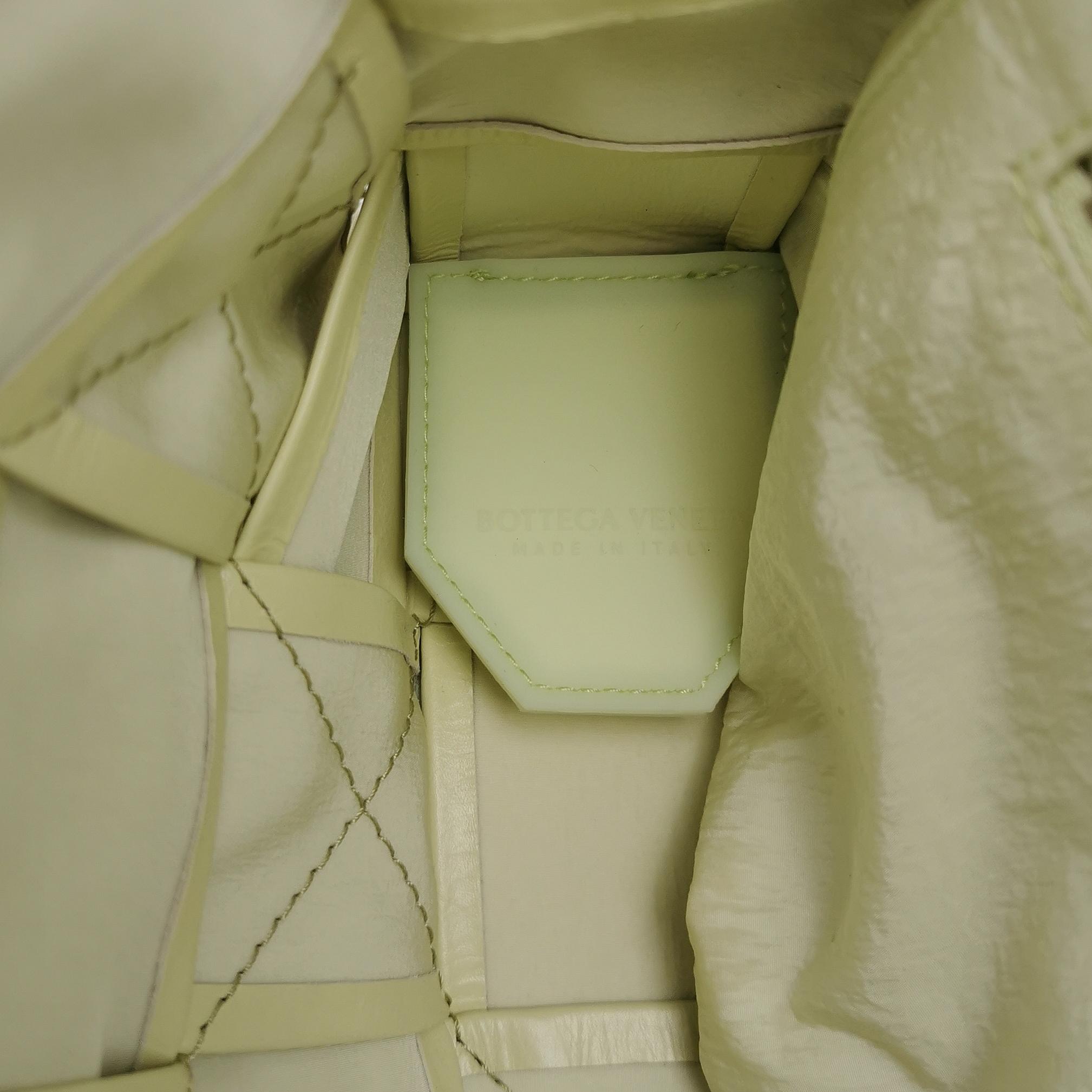 Bottega Veneta Cassette Crossbody Bag Maxi Intrecciato Grained Leather — photo 8 of 16