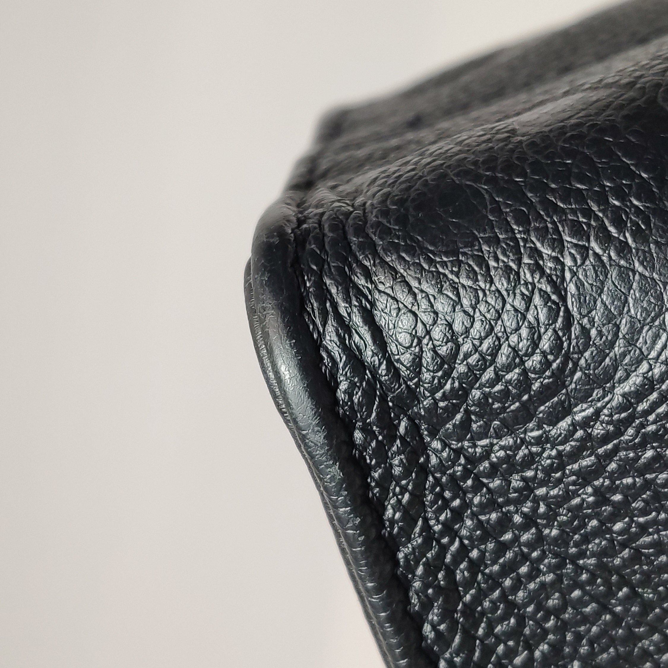 Louis Vuitton(LV) OnTheGo Tote Monogram Empreinte Giant BB — photo 13 of 15