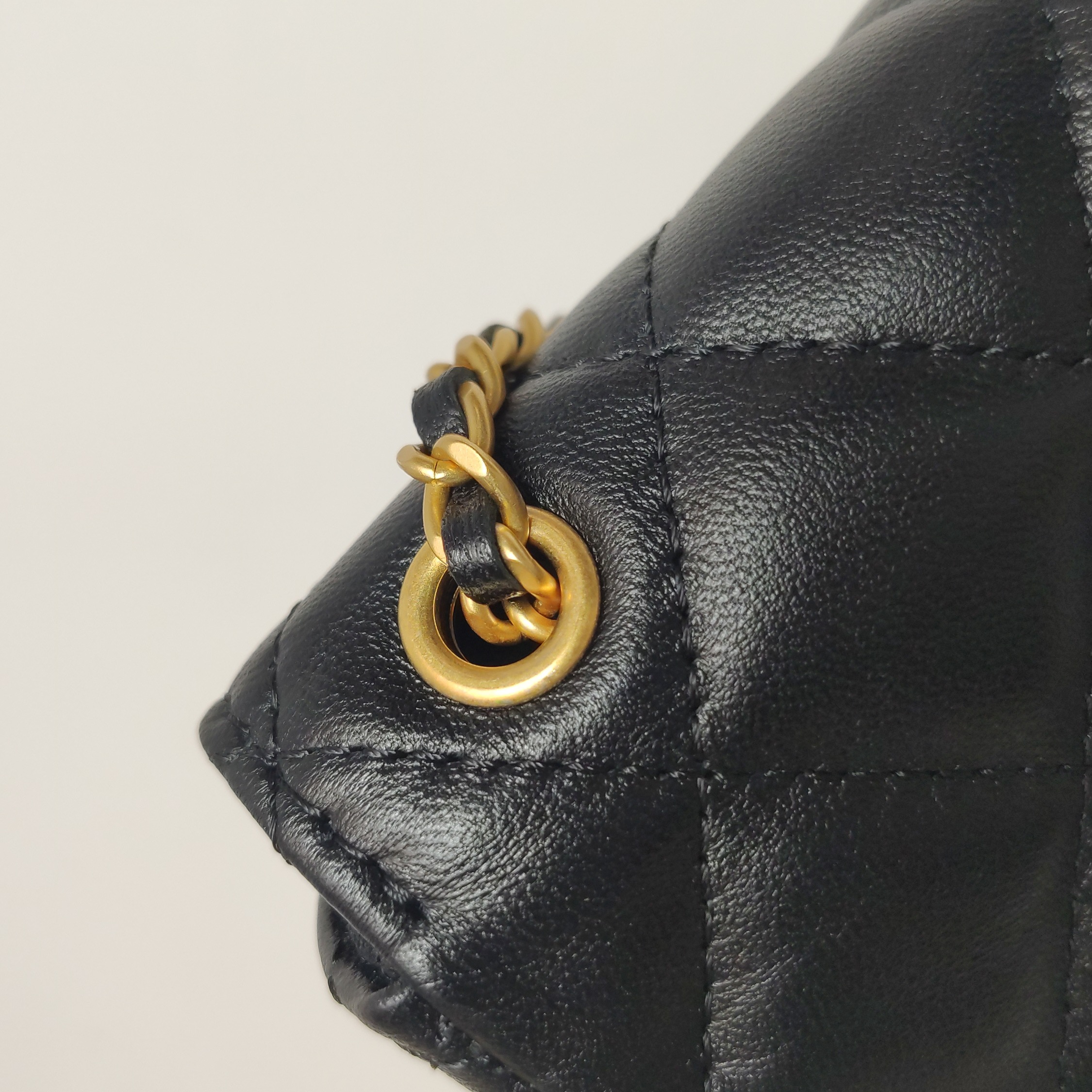 Chanel Coco de Toi Heart Belt Bag Quilted Lambskin Mini — photo 8 of 13