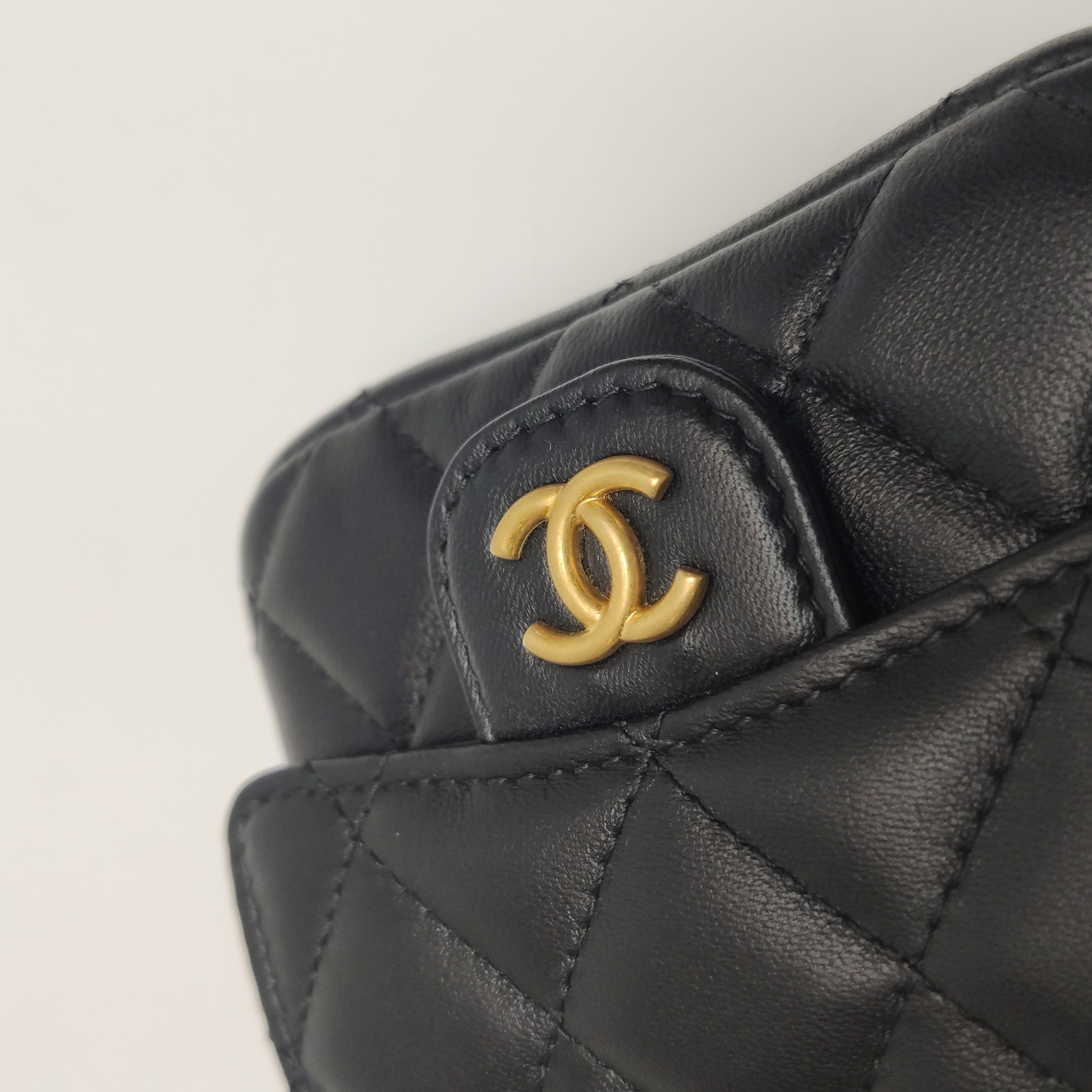 Chanel Coco de Toi Heart Belt Bag Quilted Lambskin Mini — photo 10 of 13