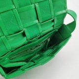 Bottega Veneta Cassette Crossbody Bag Maxi Intrecciato Grained Leather Small — thumbnail 7