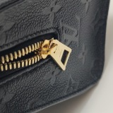 Louis Vuitton(LV) OnTheGo Tote Monogram Empreinte Giant East West — thumbnail 9