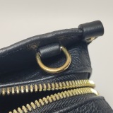 Louis Vuitton(LV) OnTheGo Tote Monogram Empreinte Giant East West — thumbnail 12