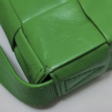 Bottega Veneta Cassette Crossbody Bag Maxi Intrecciato Grained Leather Small — thumbnail 12