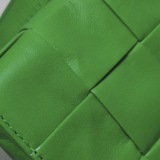 Bottega Veneta Cassette Crossbody Bag Maxi Intrecciato Grained Leather Small — thumbnail 10