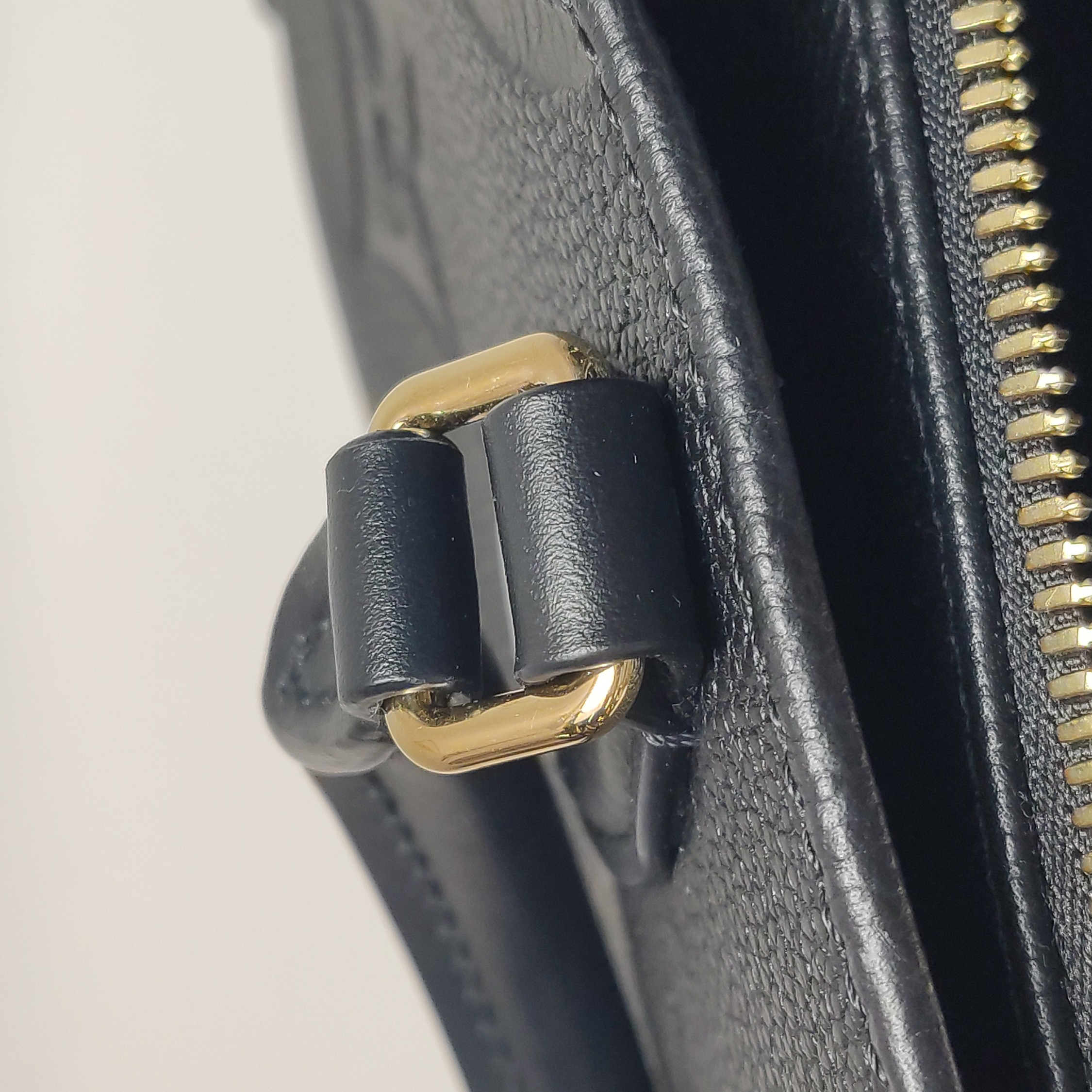 Louis Vuitton(LV) OnTheGo Tote Monogram Empreinte Giant East West — photo 10 of 14