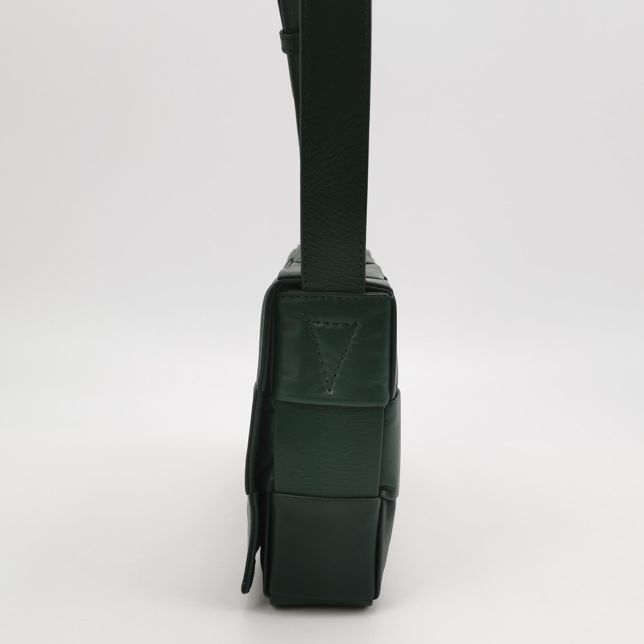 Bottega Veneta Cassette Crossbody Bag Maxi Intrecciato Leather — photo 5 of 15