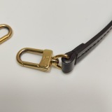 Louis Vuitton(LV) Favorite Handbag Damier MM — thumbnail 22
