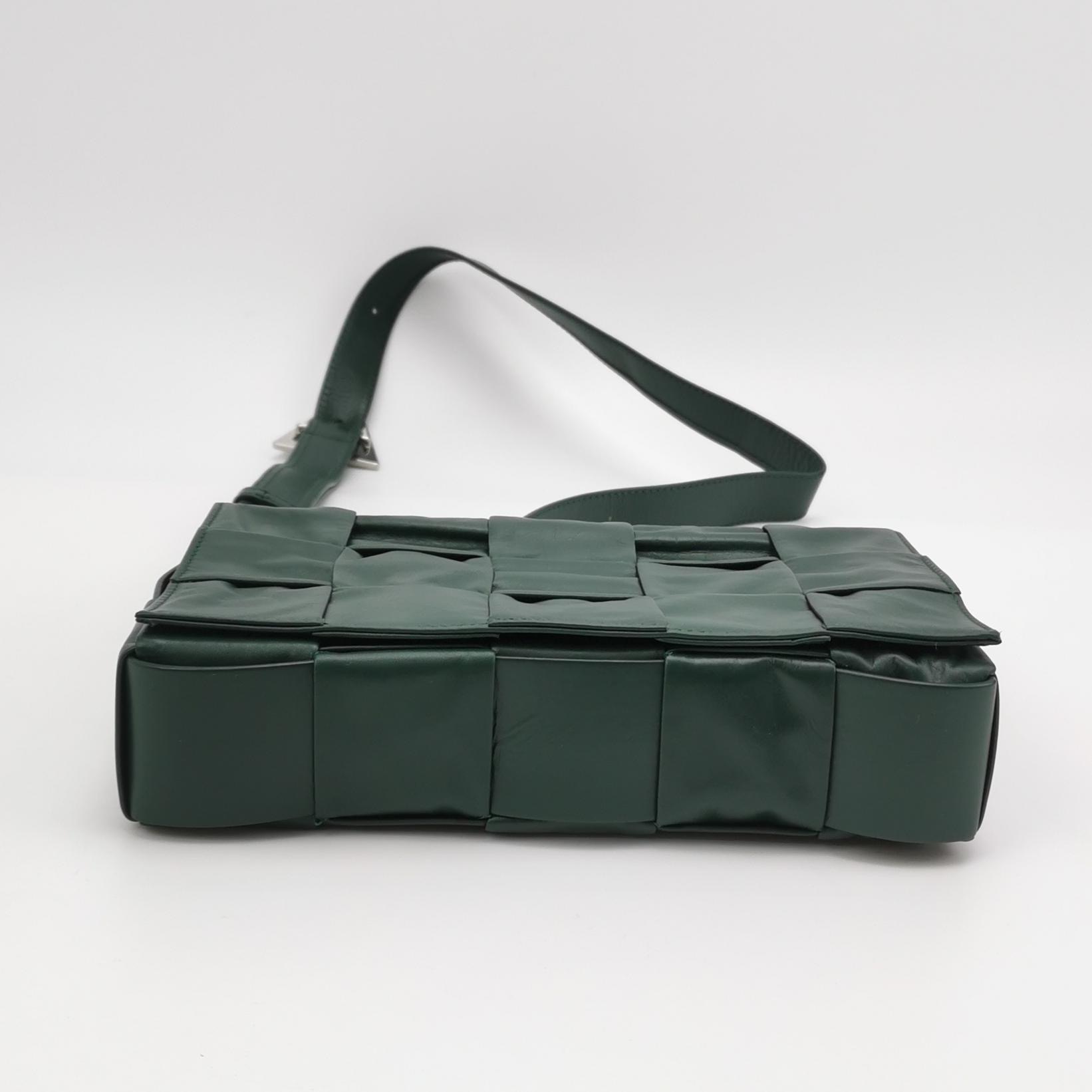 Bottega Veneta Cassette Crossbody Bag Maxi Intrecciato Leather — photo 6 of 15