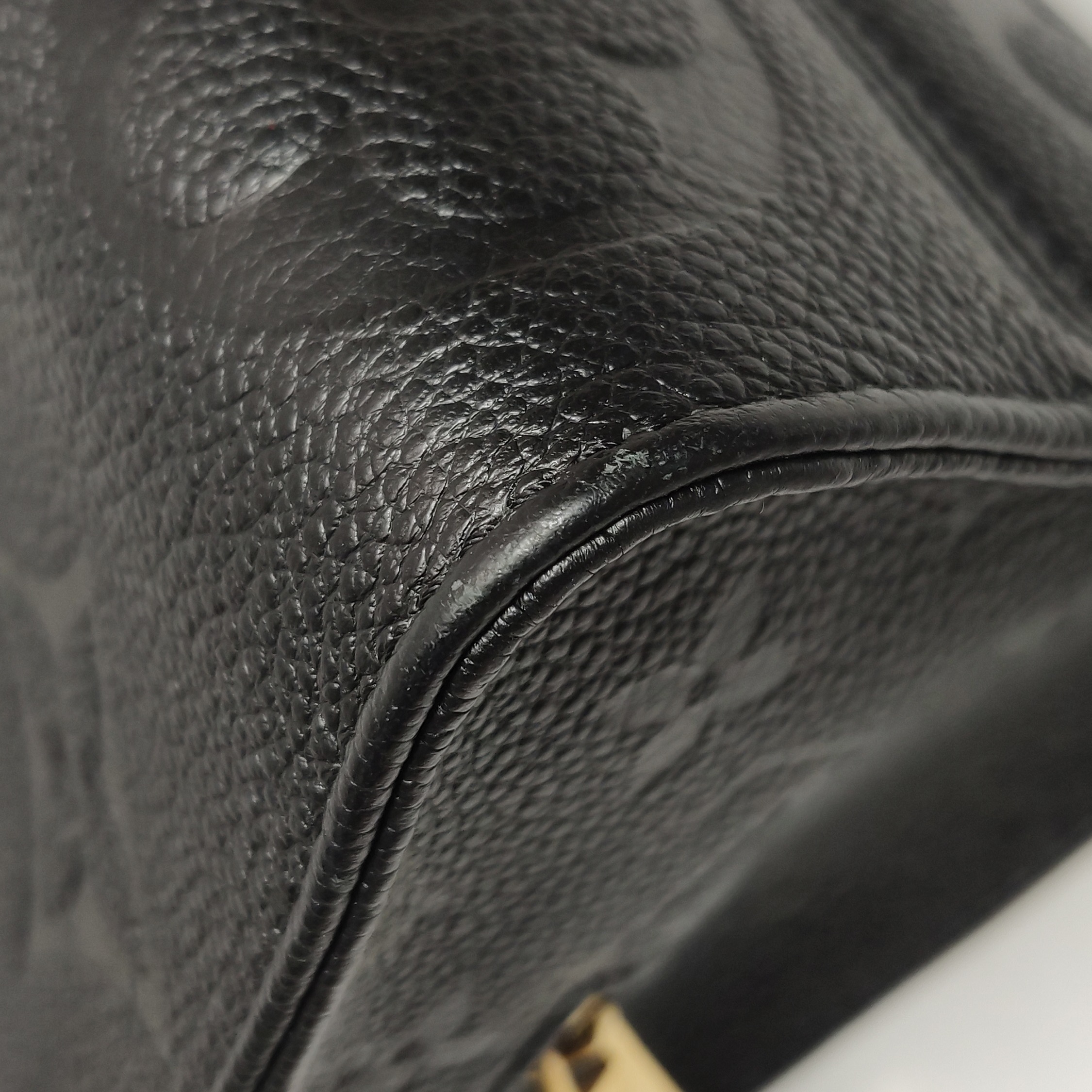 Louis Vuitton(LV) OnTheGo Tote Monogram Empreinte Giant East West — photo 13 of 15