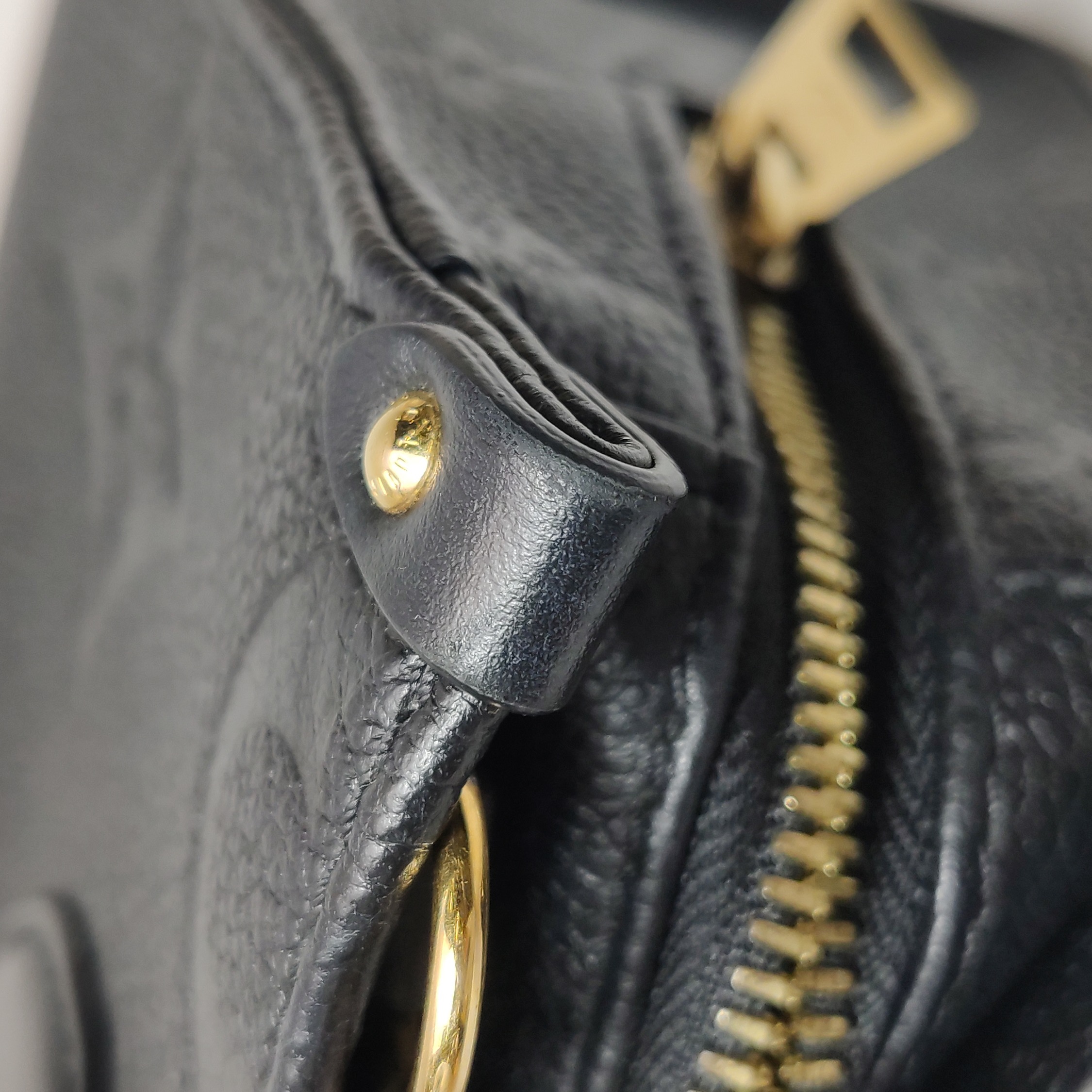 Louis Vuitton(LV) OnTheGo Tote Monogram Empreinte Giant East West — photo 10 of 15