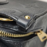 Louis Vuitton(LV) OnTheGo Tote Monogram Empreinte Giant East West — thumbnail 10
