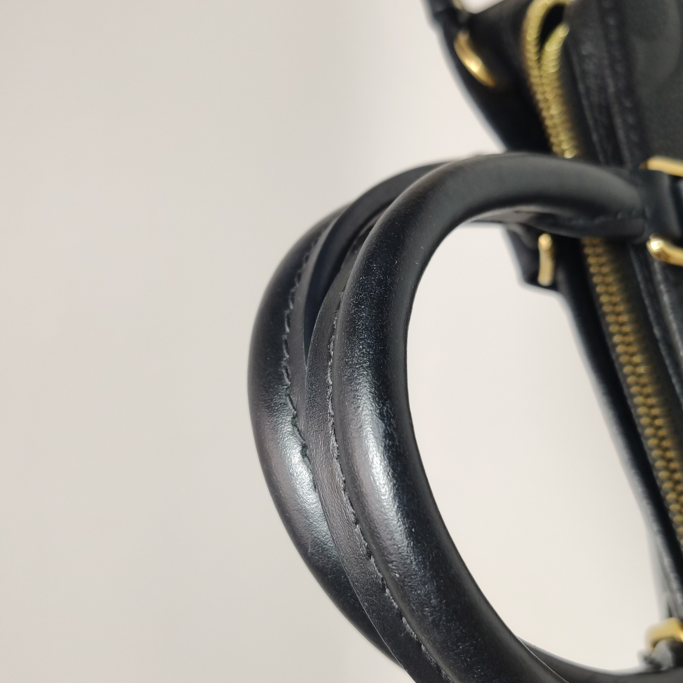 Louis Vuitton(LV) OnTheGo Tote Monogram Empreinte Giant East West — photo 15 of 15