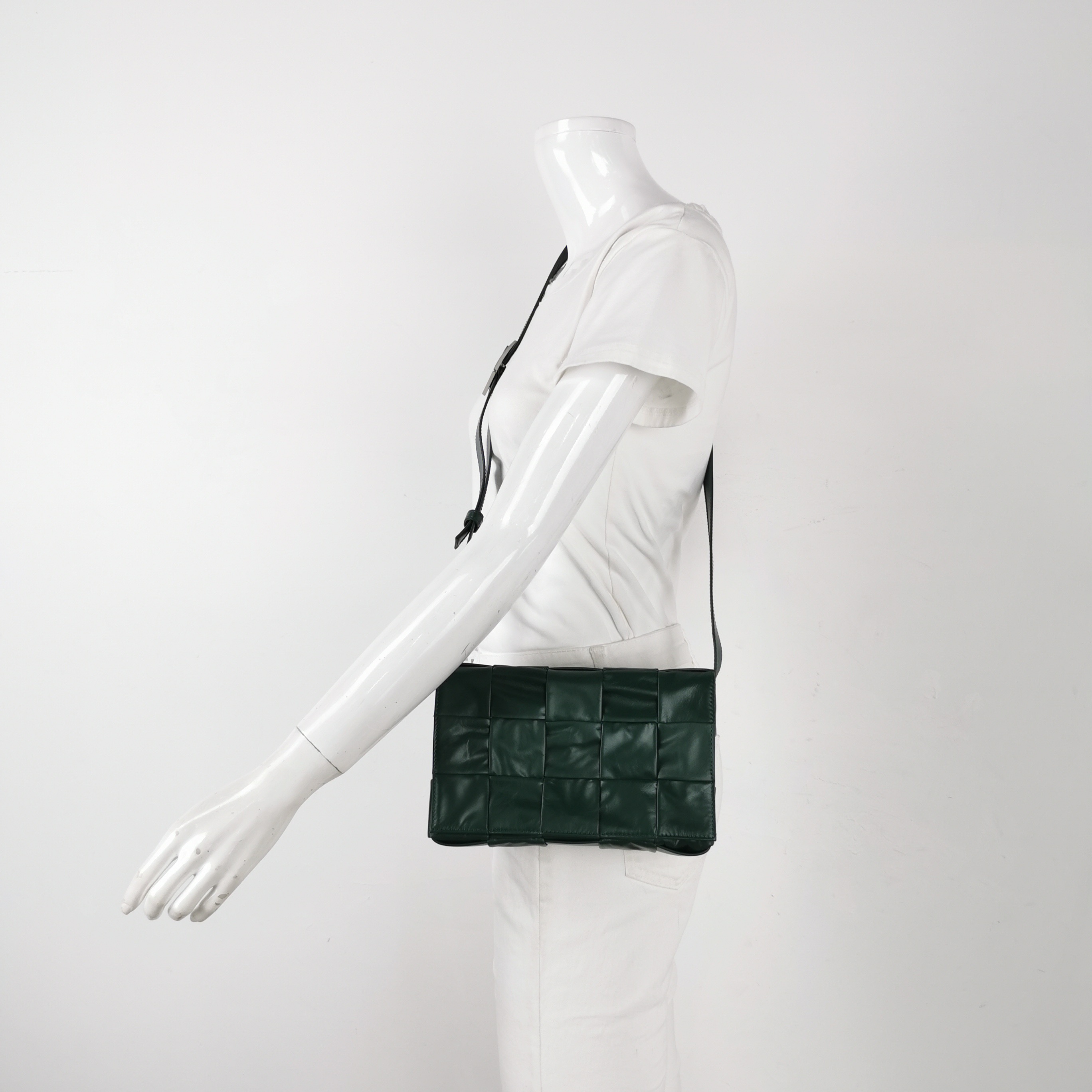 Bottega Veneta Cassette Crossbody Bag Maxi Intrecciato Leather — alternate view