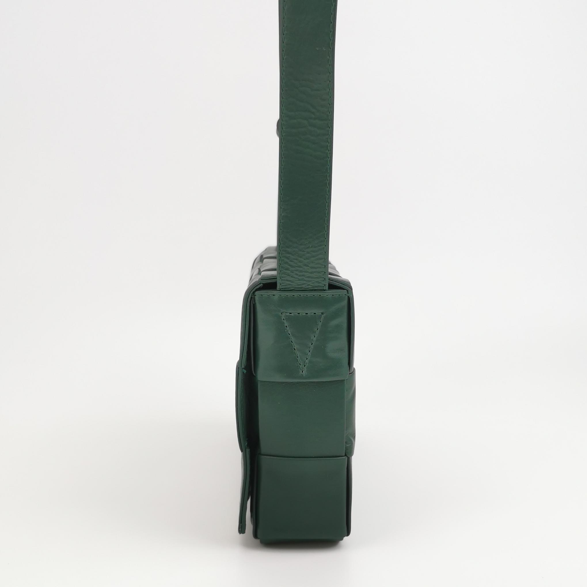Bottega Veneta Cassette Crossbody Bag Maxi Intrecciato Leather — photo 4 of 10