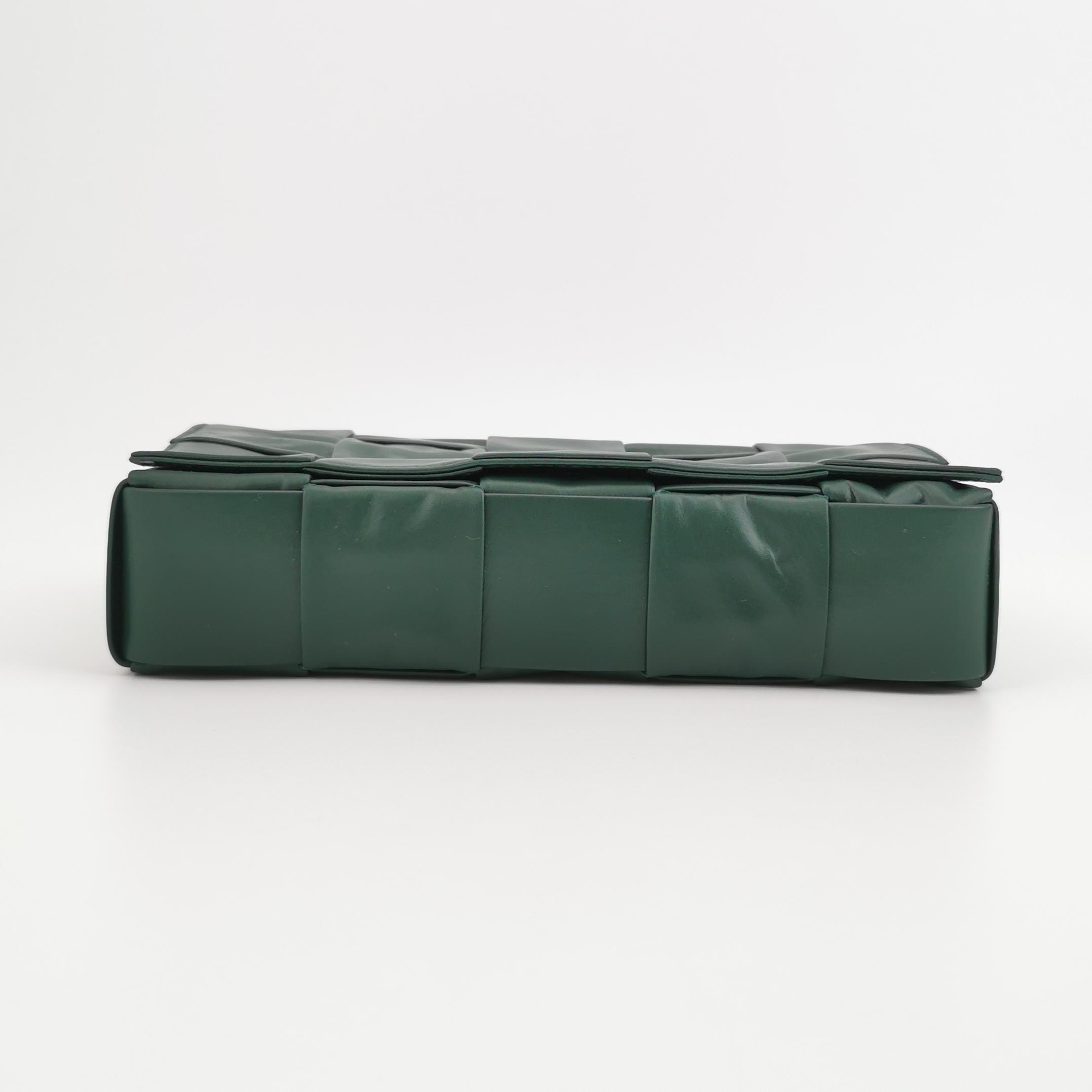 Bottega Veneta Cassette Crossbody Bag Maxi Intrecciato Leather — photo 6 of 10